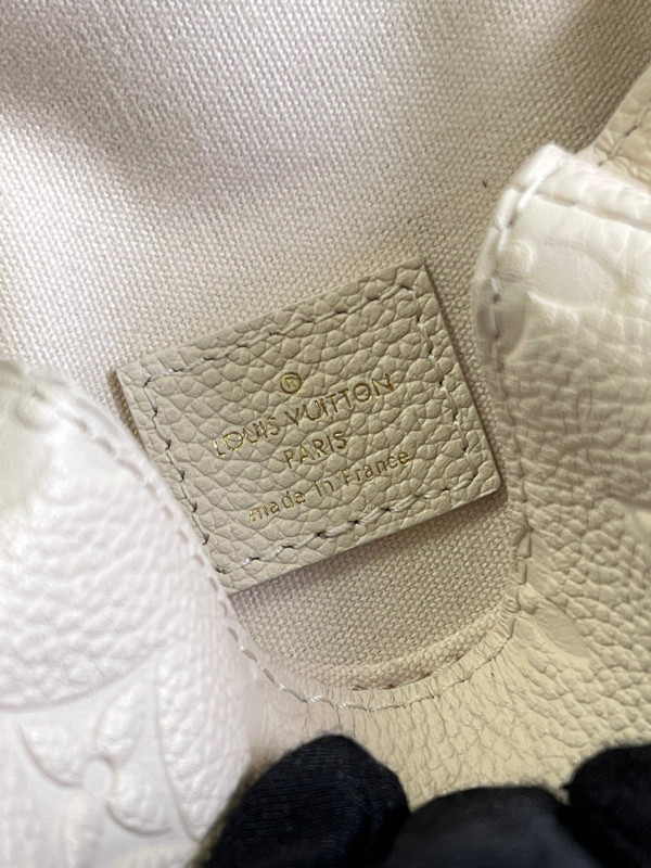 l0*is V*t0n micro metis