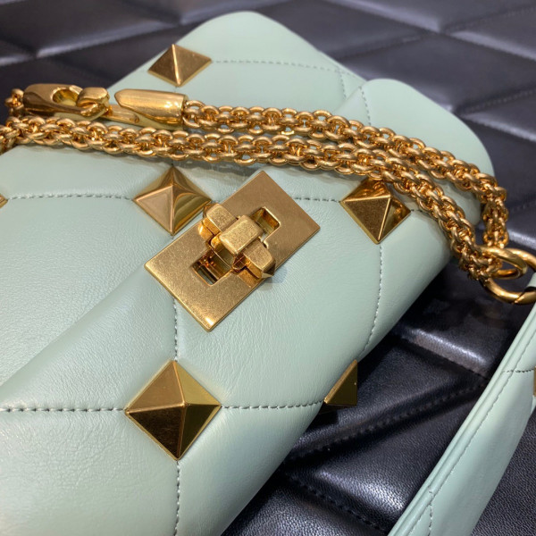 VALENTINO ONLINE EXCLUSIVE SMALL ROMAN STUD THE SHOULDER BAG WITH CHAIN