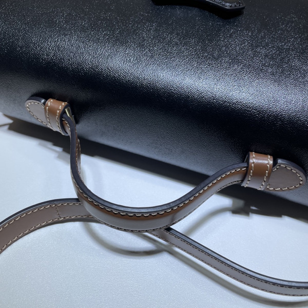 G*u*i padlock small shoulder bag