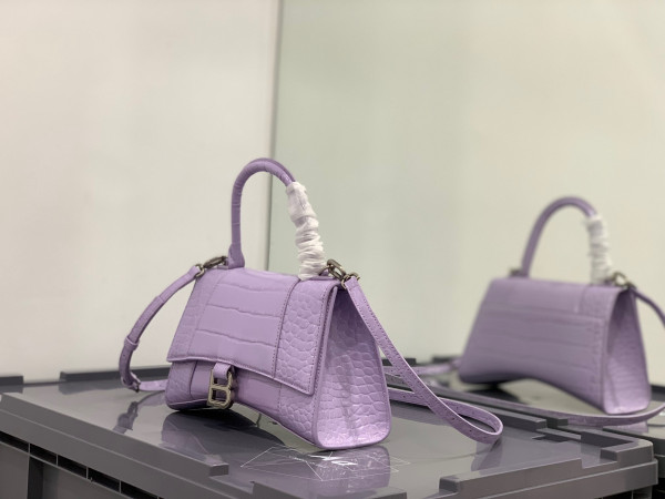 Ba*len*cia*ga hourglass