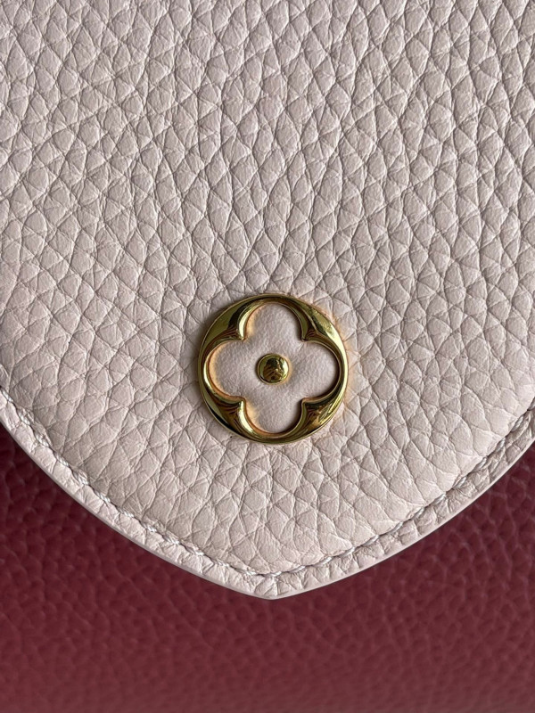 l0*is V*t0n capucines bb