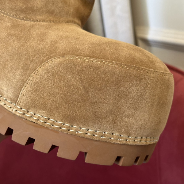 Ba*len*cia*ga alaska faux-fur low boots