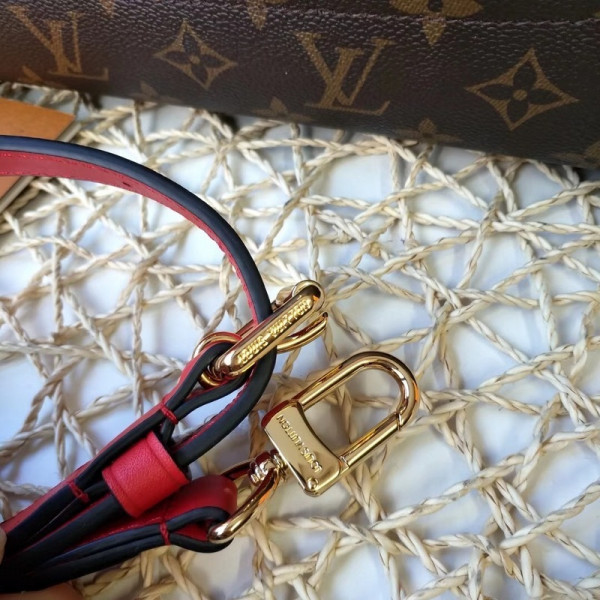 l0*is V*t0n flower tote