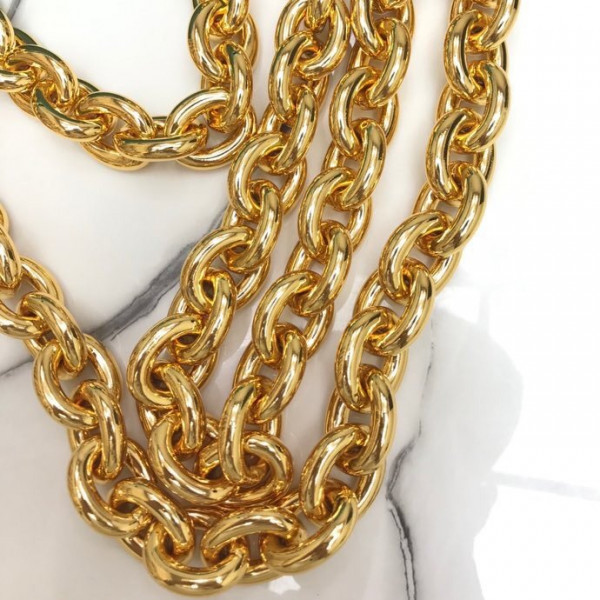 bo*te*ga Ve*ne*ta the chain cassette