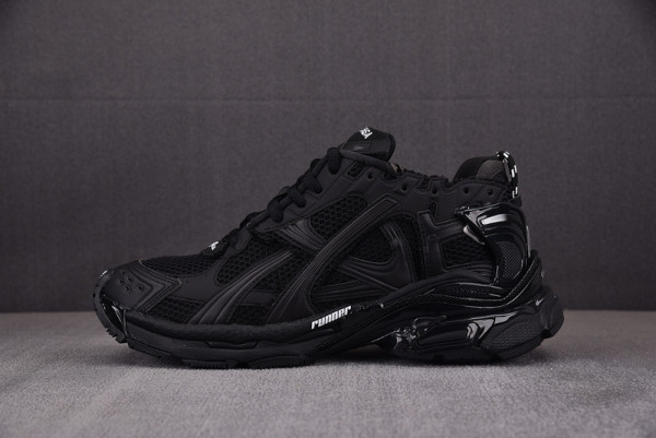 Ba*len*cia*ga runner