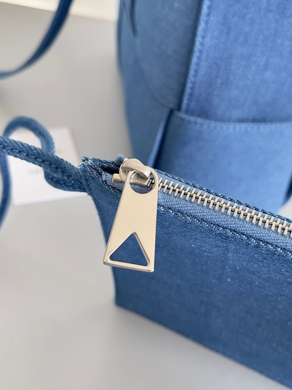 bo*te*ga Ve*ne*ta arco mini tote