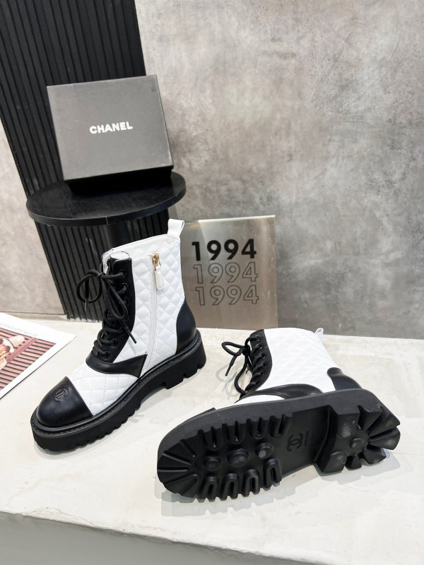 CL ANKLE BOOTS