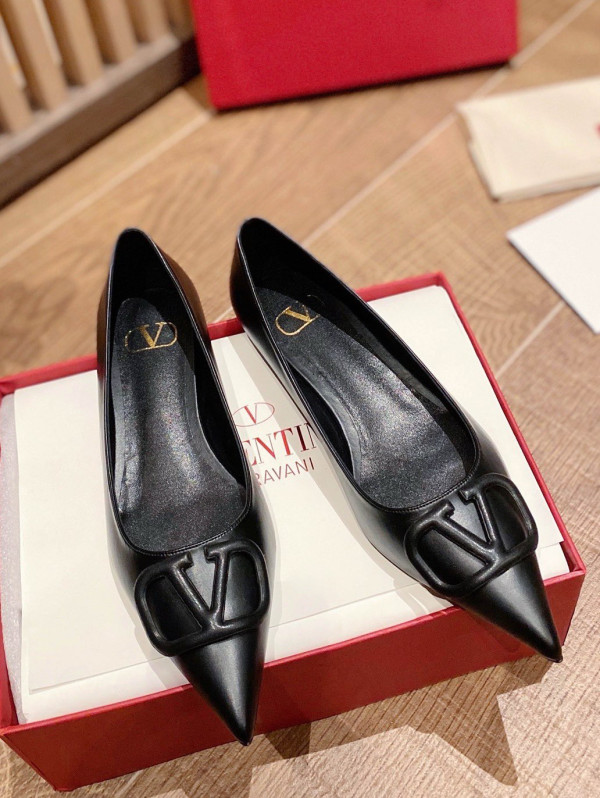 VALENTINO  FLAT