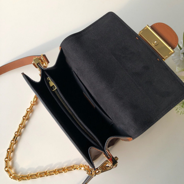 l0*is V*t0n dauphine mini（2019 spring show）