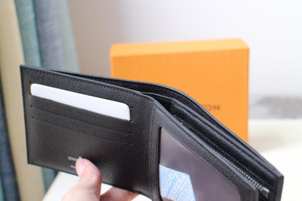 l0*is V*t0n amerigo wallet