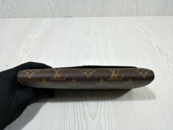 l0*is V*t0n sarah wallet