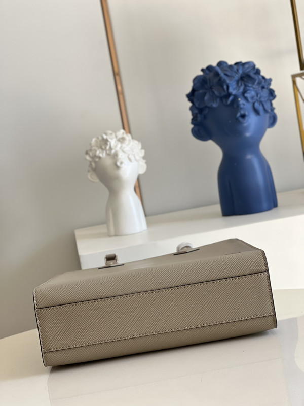 l0*is V*t0n petit sac plat