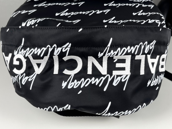 Ba*len*cia*ga backpack