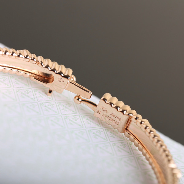 V*N CL*F & arpels  perlée bracelet