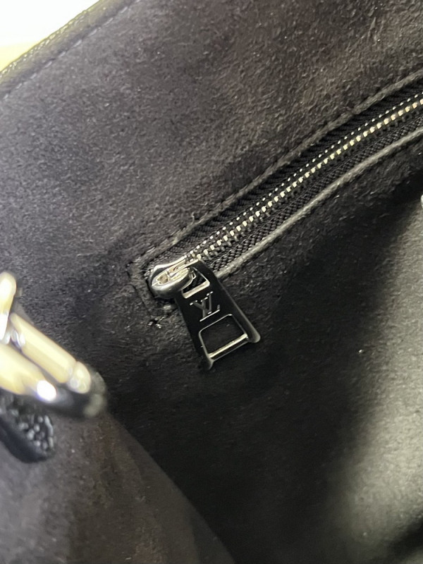 l0*is V*t0n onthego pm