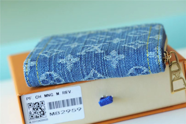 l0*is V*t0n zippy coin purse