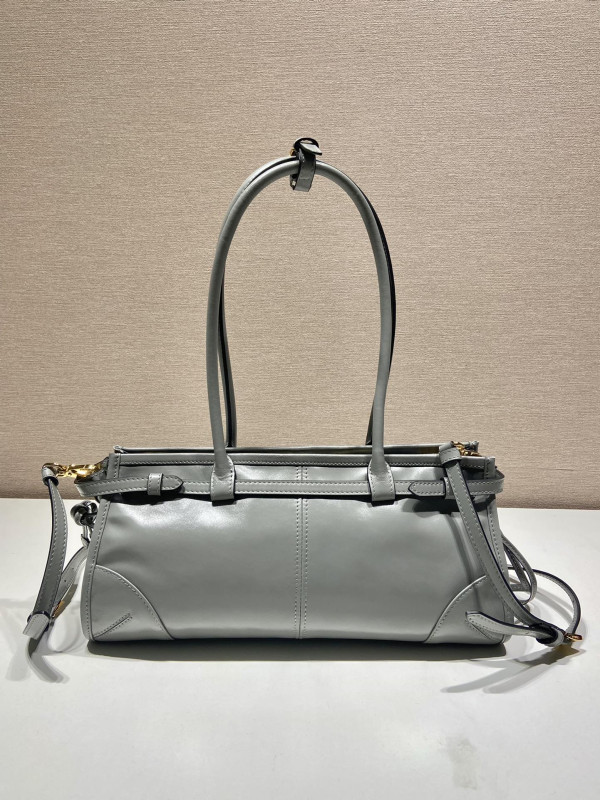 Pra*a medium leather handbag