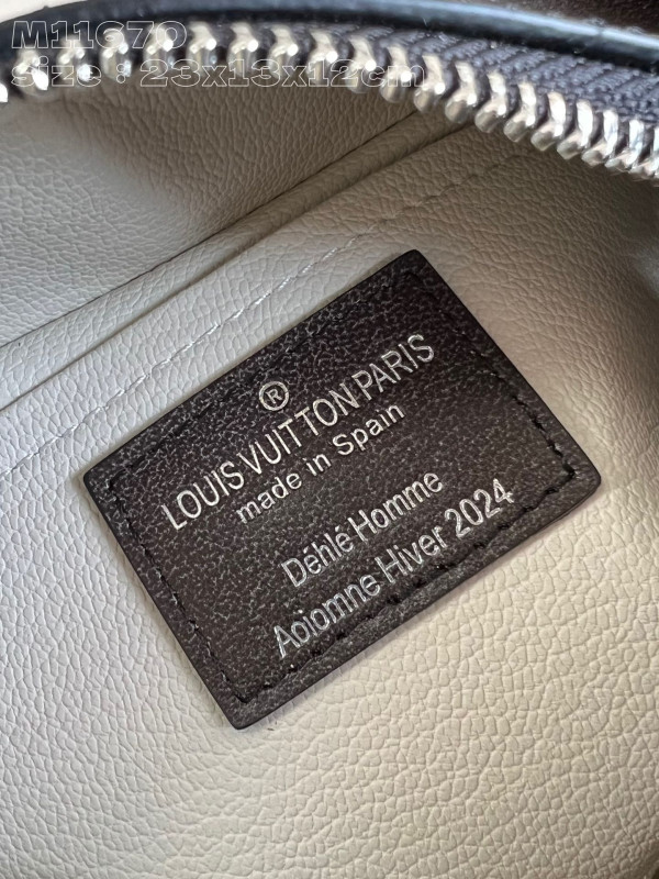 l0*is V*t0n locker dopp kit bag-23*13*12cm