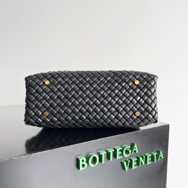 bo*te*ga Ve*ne*ta patti top handle bag