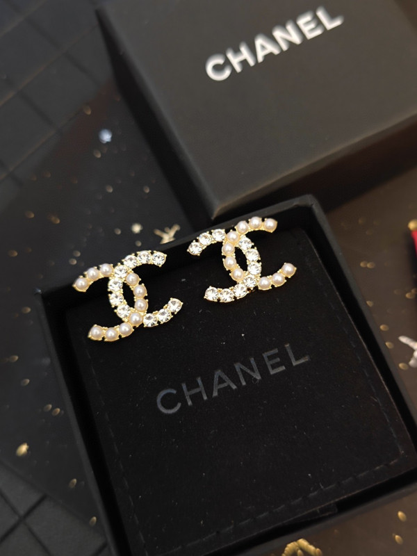 CL EARRINGS