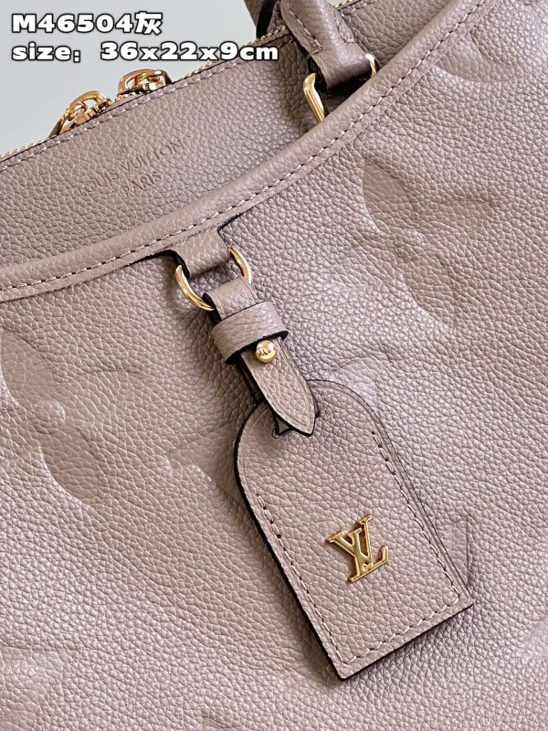 l0*is V*t0n trianon mm