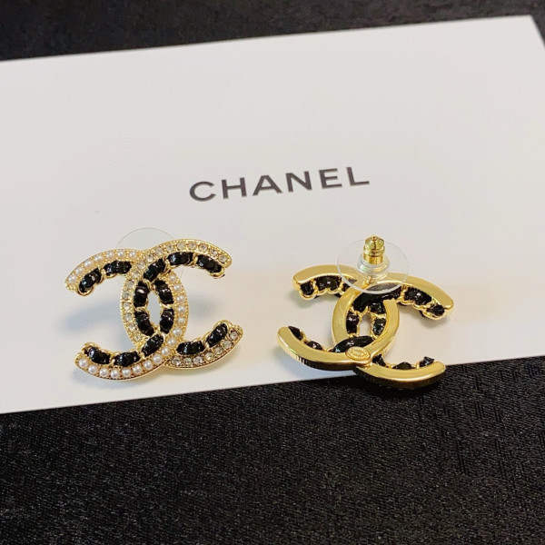 CL EARRINGS