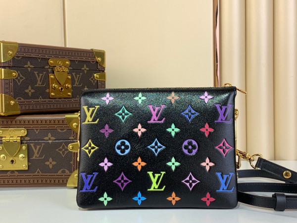 l0*is V*t0n coussin bb