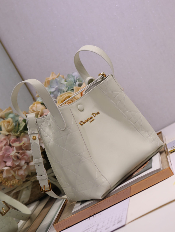 Diro Medium Signature Bucket Bag - 24*23*14CM