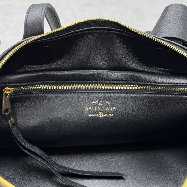 Ba*len*cia*ga carrie bowling bag - 34*12*12cm