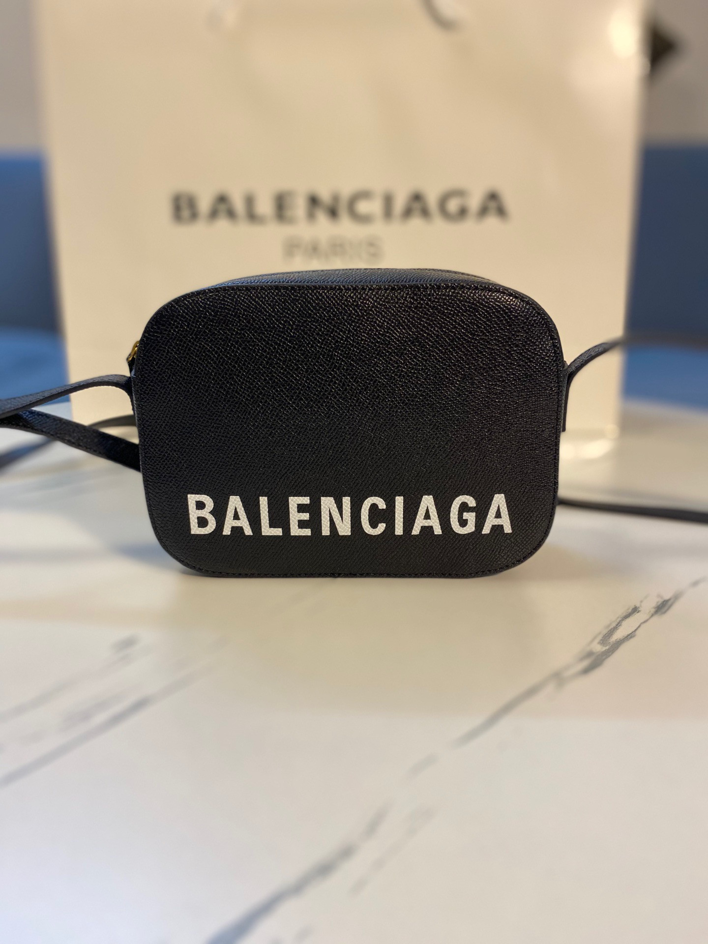 Ba*len*cia*ga everyday camera bag xs