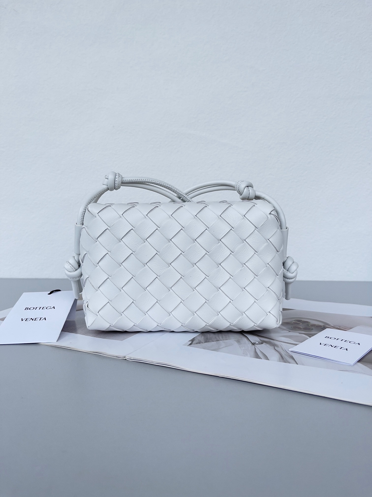 bo*te*ga Ve*ne*ta mini loop camera bag