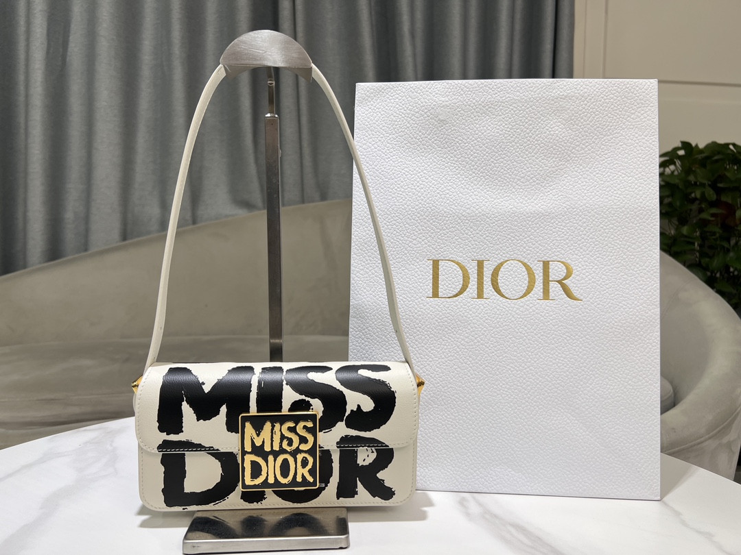 MISS DI0R FLAP BAG
